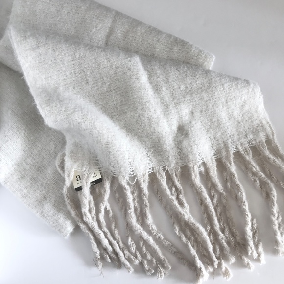 a.n.a Xl Fringe Oblong Cold Weather Scarf Cast Stone White - Picture 3 of 8